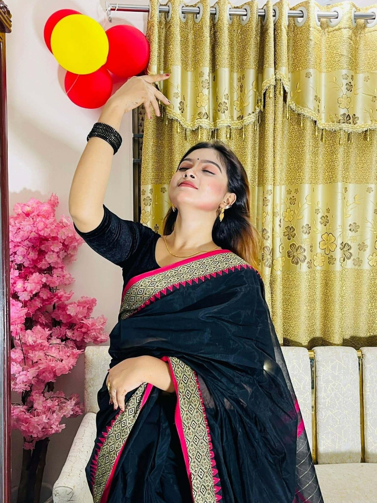 Nakshi Print Semi Cotton Saree With Blouse Piece - Image 5